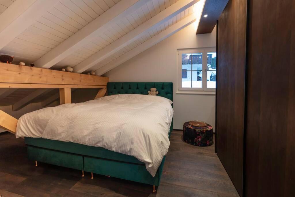 Exklusives Chalet Mit Traumhafter See- Und Bergsicht Seelisberg Eksteriør billede