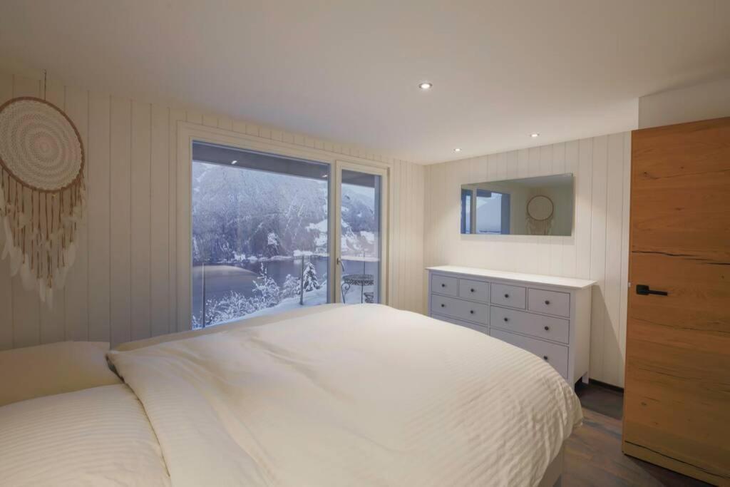 Exklusives Chalet Mit Traumhafter See- Und Bergsicht Seelisberg Eksteriør billede